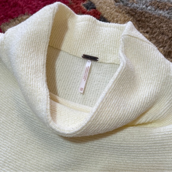 Free People XS Oversized Cream Ottoman Tunic Relaxed Ivory Soft Dressy Sweater - Picture 4 of 14